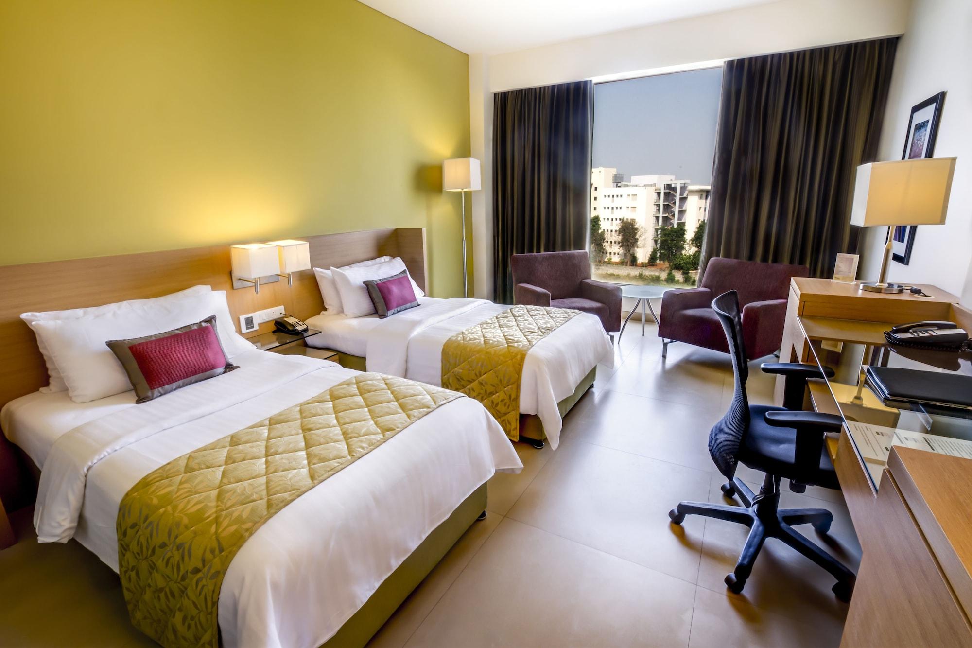ราดาห์ รีเจนท์ Hotel Kammasandra ภายนอก รูปภาพ