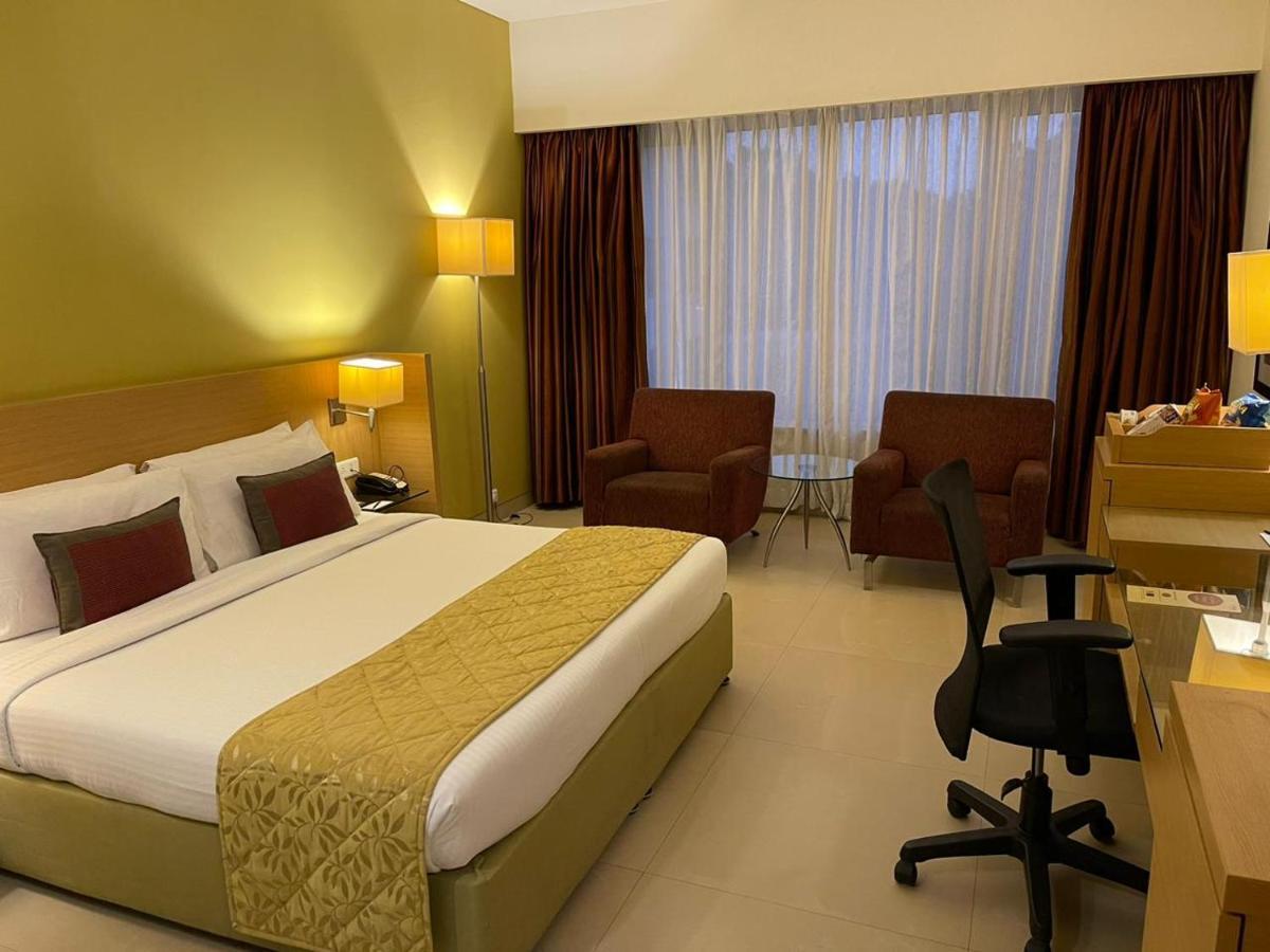 ราดาห์ รีเจนท์ Hotel Kammasandra ภายนอก รูปภาพ