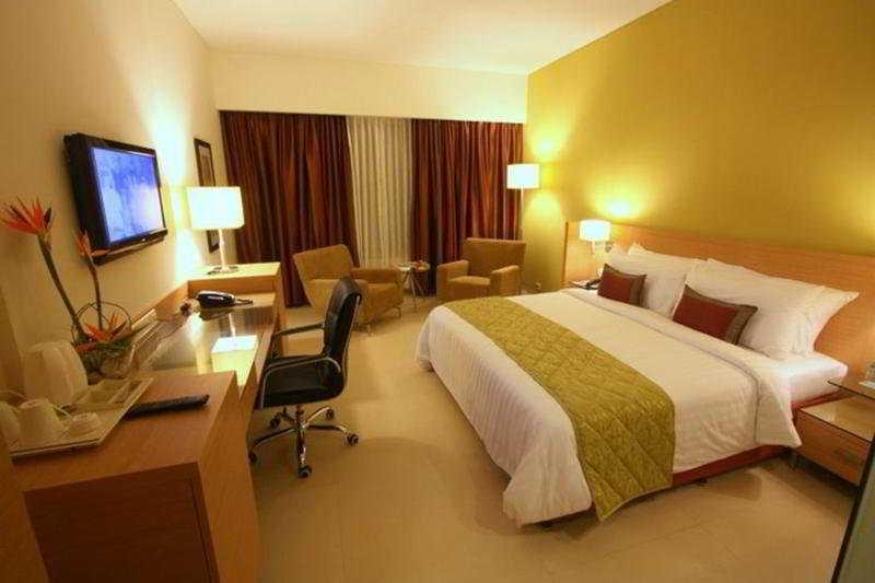 ราดาห์ รีเจนท์ Hotel Kammasandra ภายนอก รูปภาพ