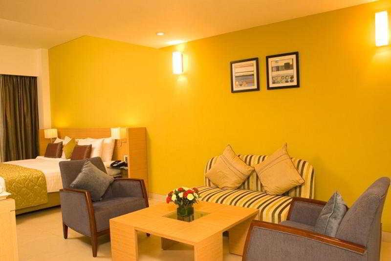ราดาห์ รีเจนท์ Hotel Kammasandra ภายนอก รูปภาพ