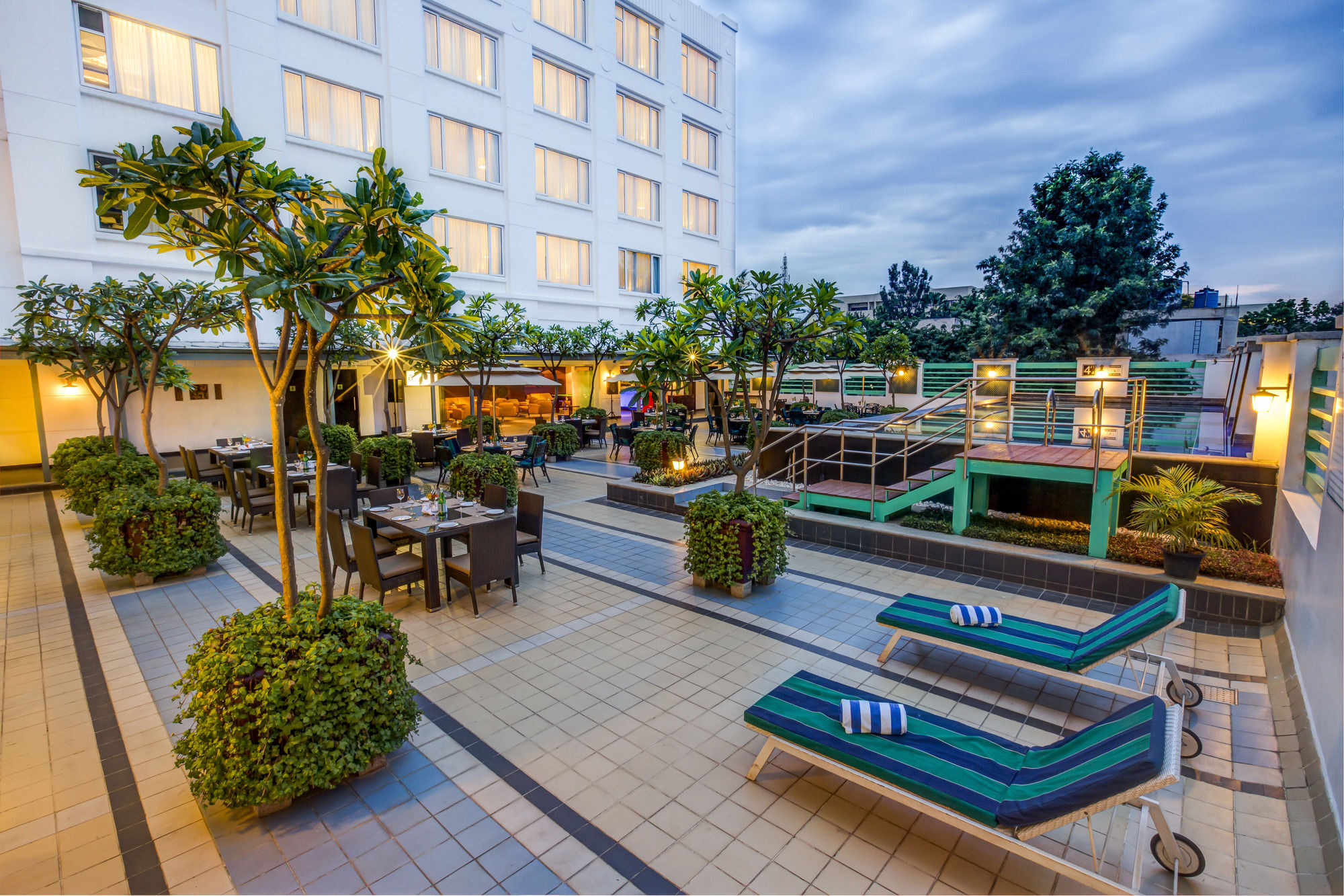 ราดาห์ รีเจนท์ Hotel Kammasandra ภายนอก รูปภาพ