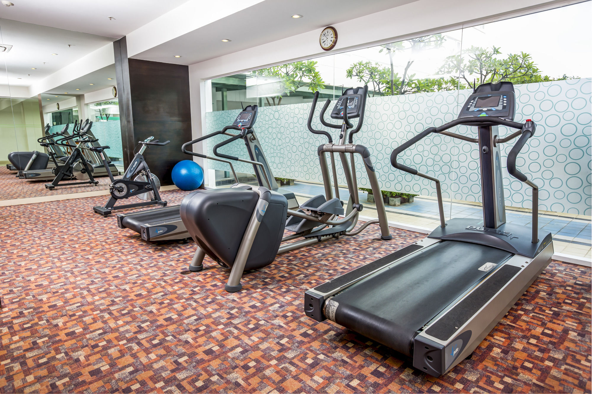 ราดาห์ รีเจนท์ Hotel Kammasandra ภายนอก รูปภาพ