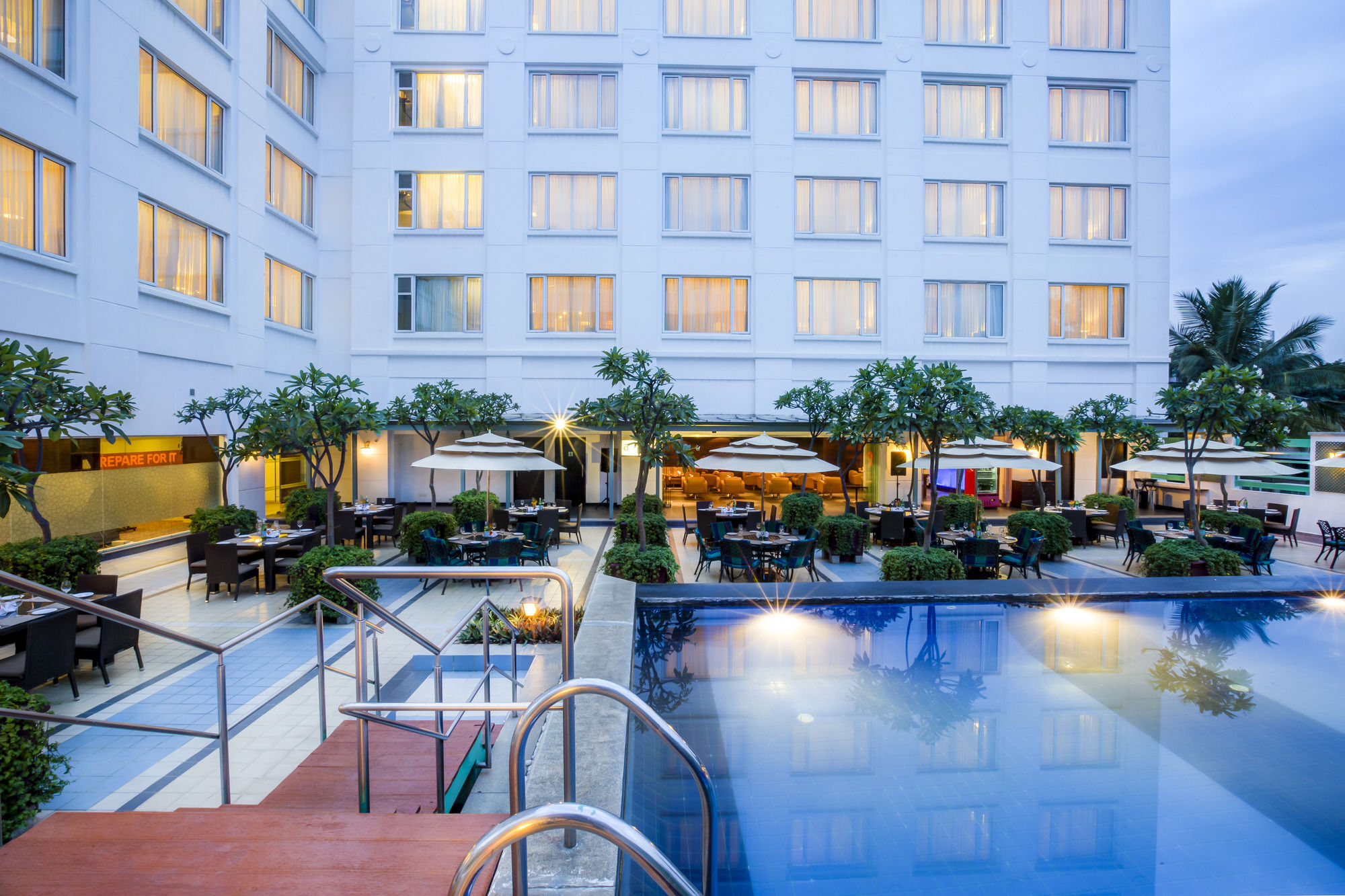 ราดาห์ รีเจนท์ Hotel Kammasandra ภายนอก รูปภาพ